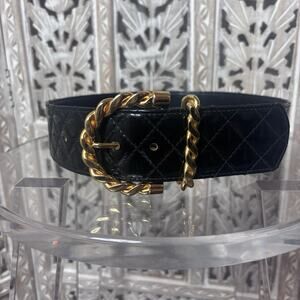 VTG Crown Pacific Quilted Patent Leather Size S Belt Black Oversized Gold Buckle